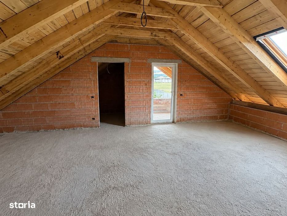 Casă la roșu de vânzare | 182 mp utili | Teren 550 mp