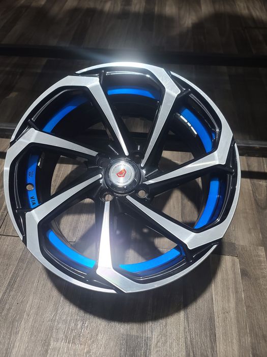 R15 saka diska sotiladi