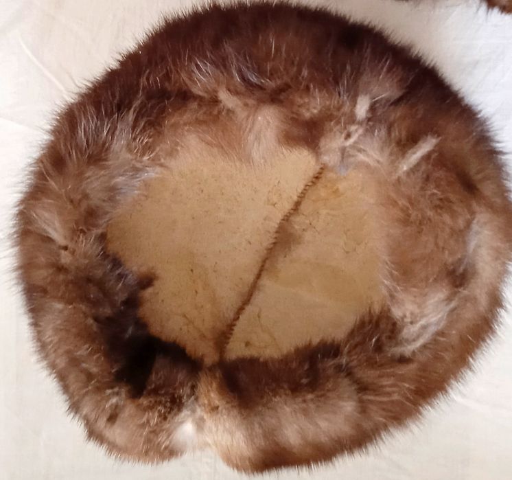 Шкурки норки и соболя