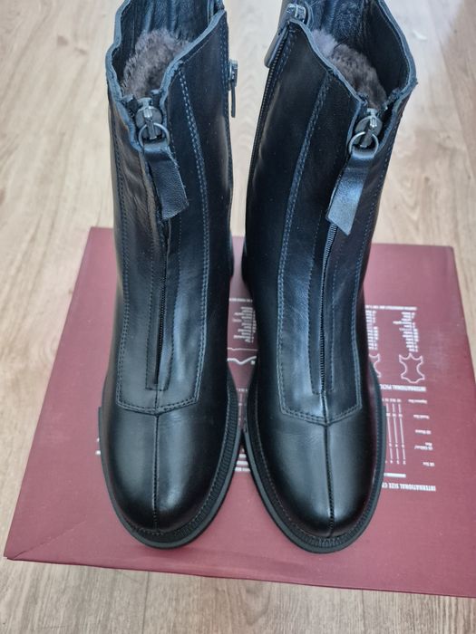 Продам зимнюю обувь