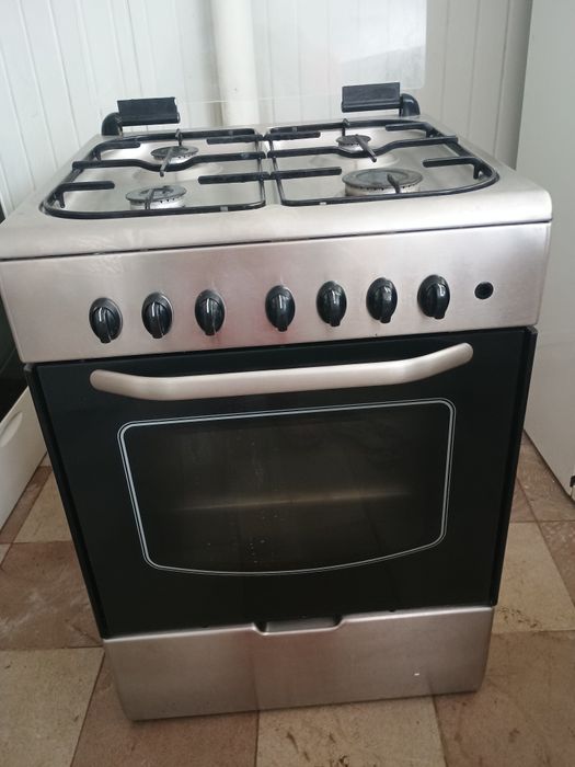 Vand aragaz perfect functionabil marca Beko