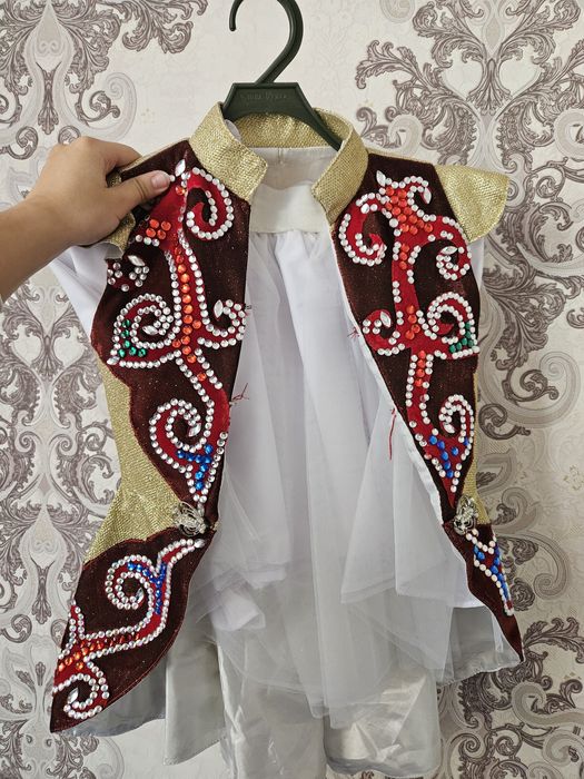 Продам национальные костюмы