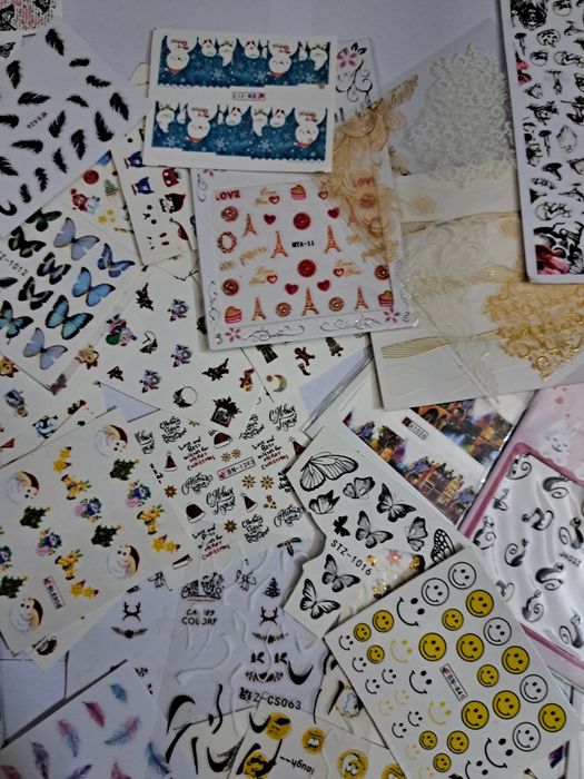 Produse unghii de vanzare