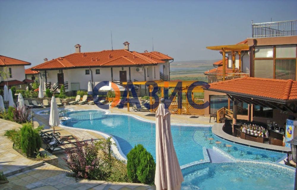 Продава се Двустаен апартамент в с. Кошарица, Област Бургас - 70 кв.м за 856 €/кв.м - Снимка #14