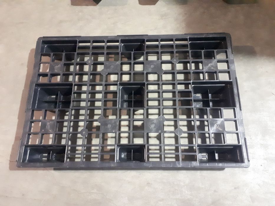 Paleti plastic 80 x 120