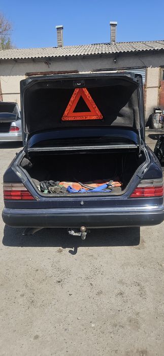 Продам мерседес е260