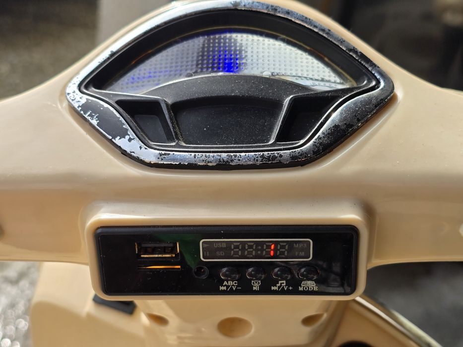 MiniScuter electric Vespa GTSsuper