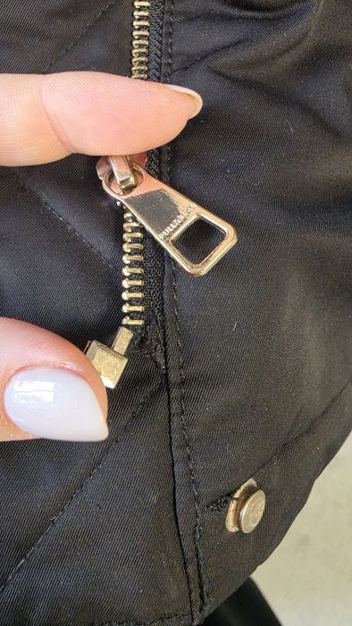 Geaca de iarna dama Pull&Bear cu gluga detasabila M