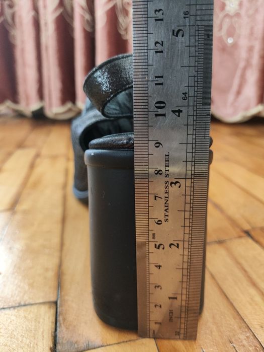 Продам кожаные туфли 39,40 размер