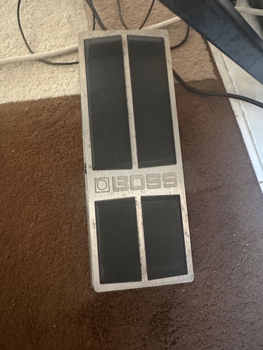 Продавам педал експрешън Boss