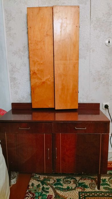 Срочно продаю трюмо, состояние хорошее