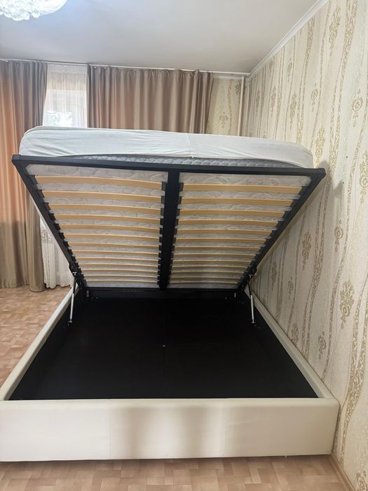 Продам кровать с механическим подъемом