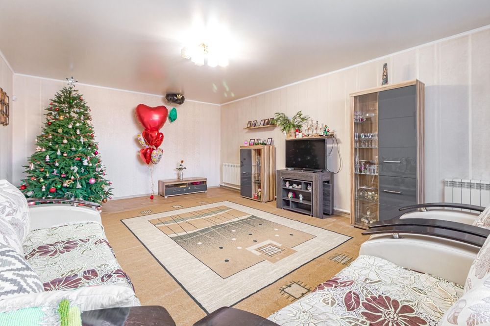 Срочно!!! Продажа дома 10 соток. Юго-Восток левая сторона . Торг