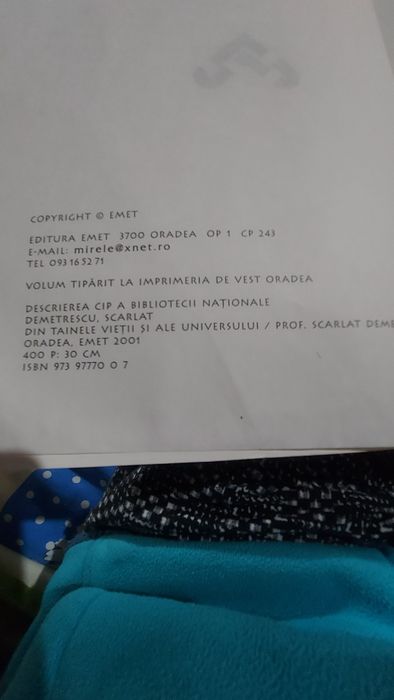 Vand  cartea " Din tainele vieții și a  universului"