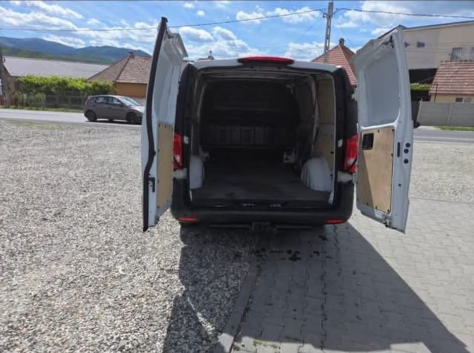 Vând Mercedes Vito an 2017 .7800 euro RAR făcut