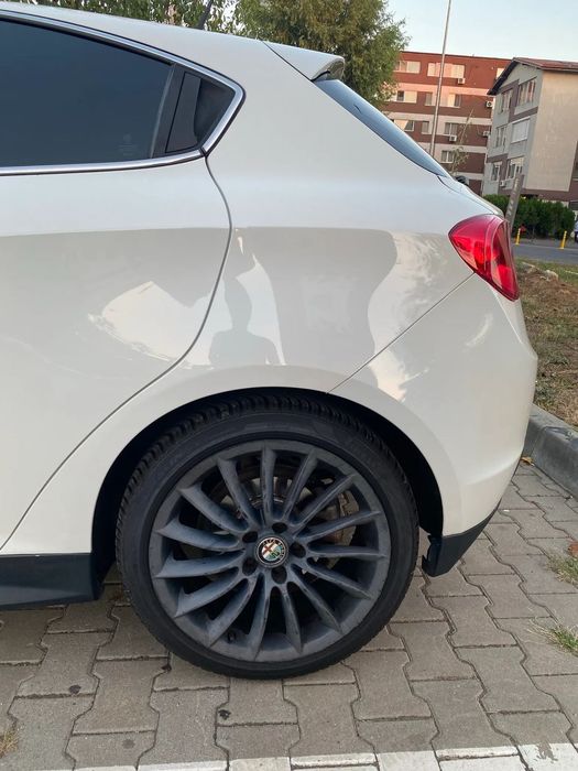 Alfa Romeo Giulietta 2012 diesel, 7.087 € — imagine 5