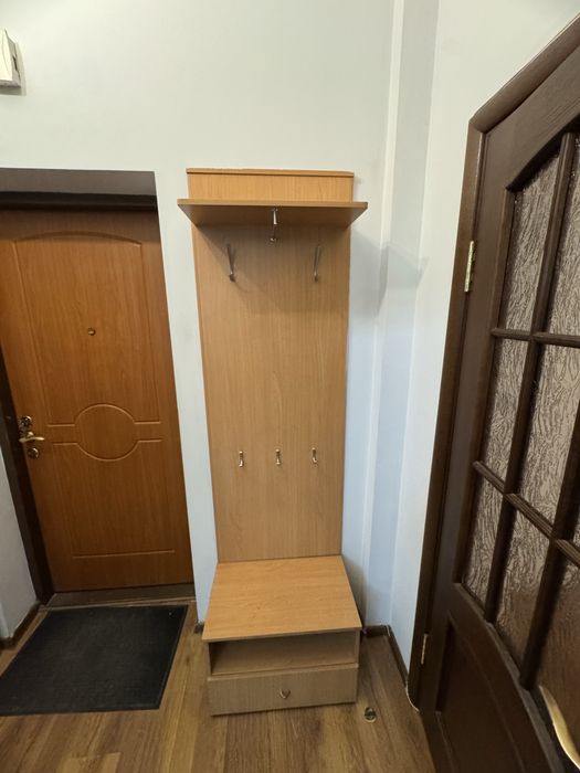 Вешалка в хорошем состоянии