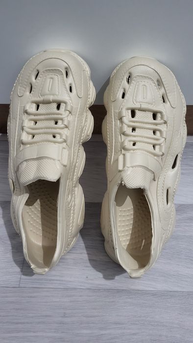 Кроссовки резиновые