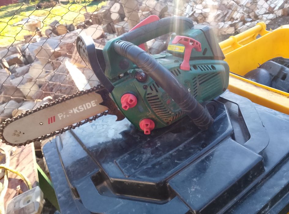 Este bună pornește la prima sfoară vând urgent