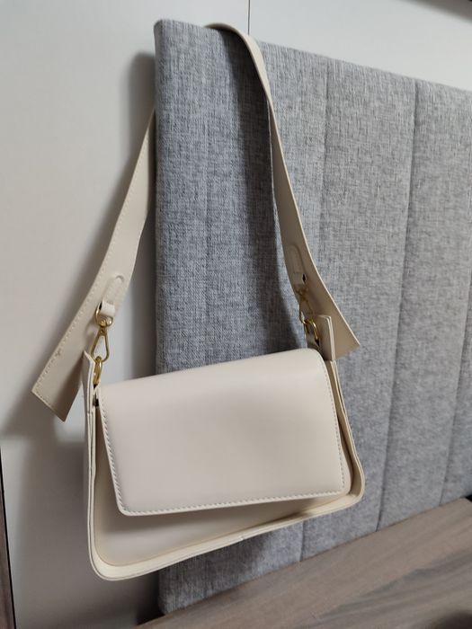 Сумочка новая через плечо