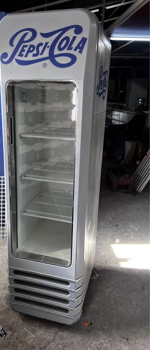 Vitrina frigorifica verticala retro cu iluminare led