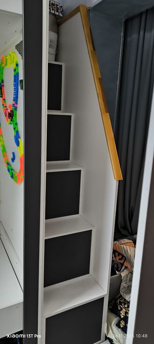 Кровать двухъярусная