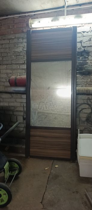 Отдам даром старые двери