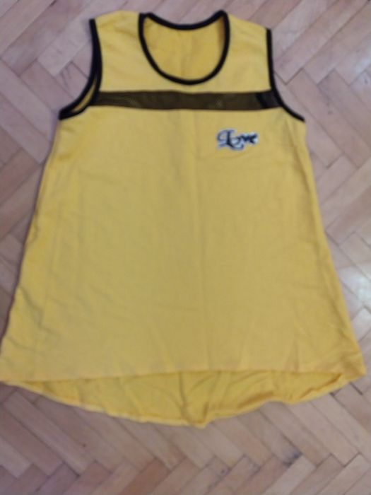 Туники -М размер различни цветове.6 евро на брой