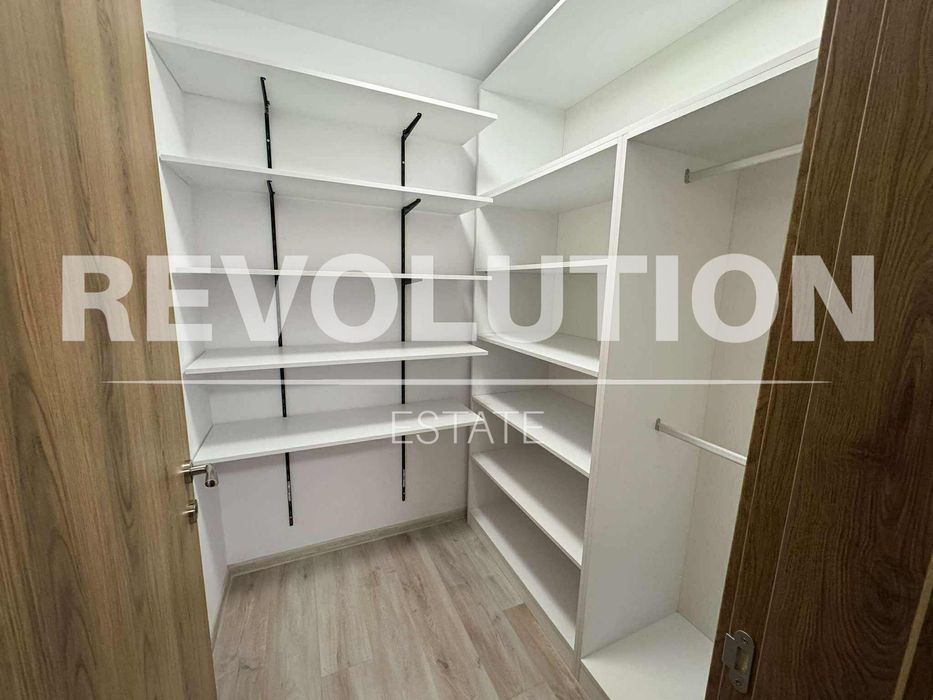 Дава се под наем Двустаен апартамент в Варна, Център - 75 кв.м за 618.12 € - Снимка #5