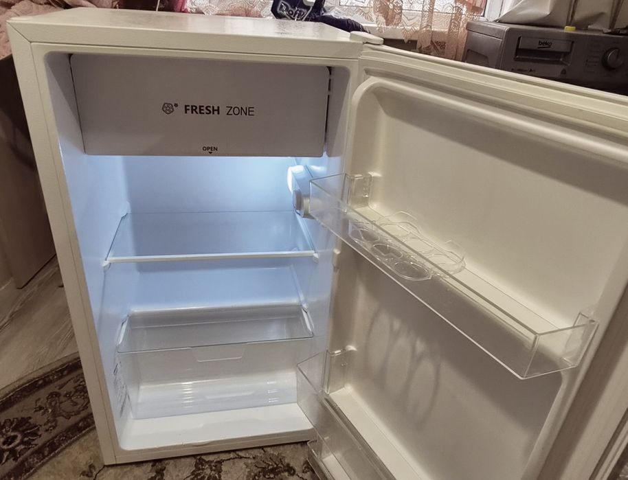 Продам холодильник офисный