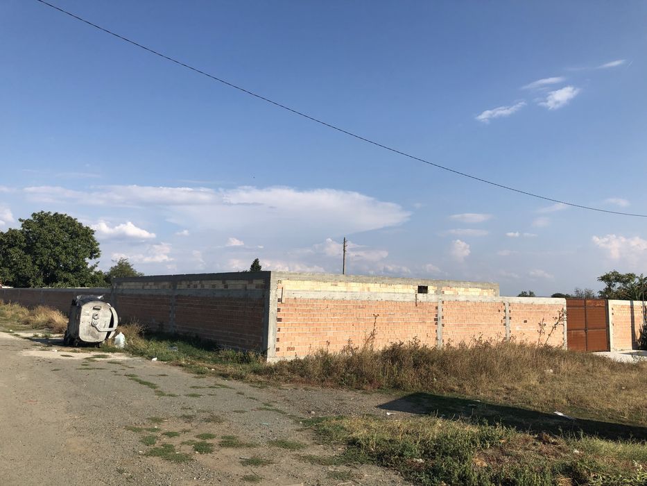 Новострояща зграда