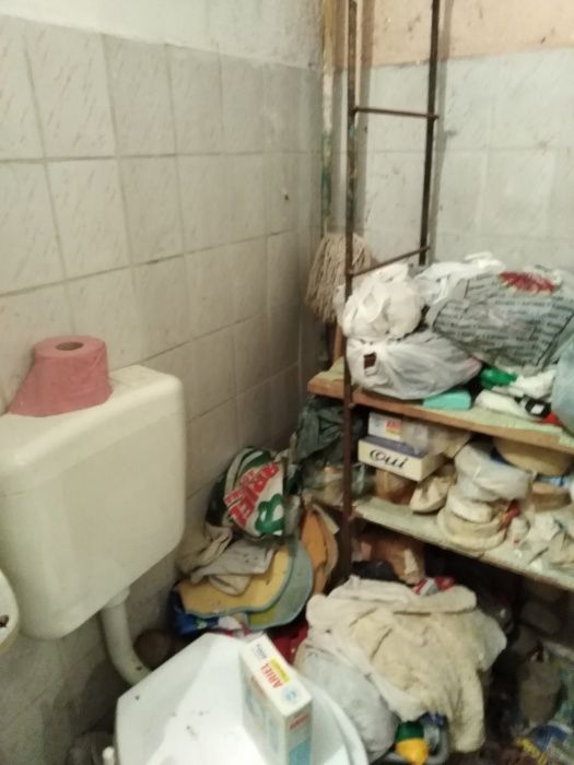 - Debarasari -case/poduri/beciuri