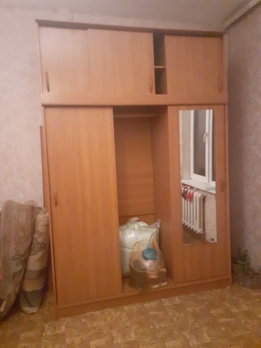 Стол или диван и шифонер Обмен на фрукты