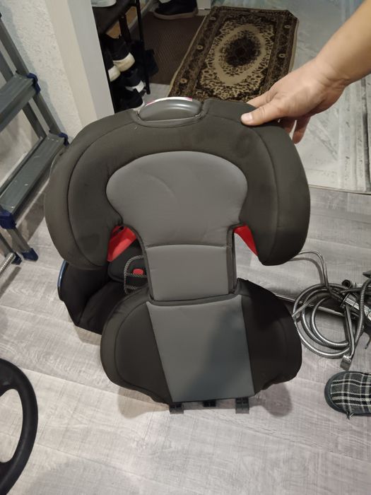 Отдам детское кресло.