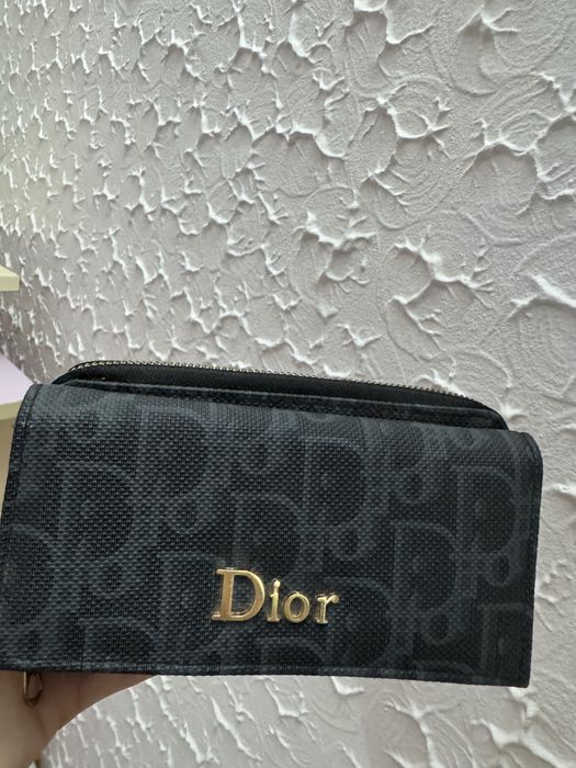 portofel dior negru- stare buna