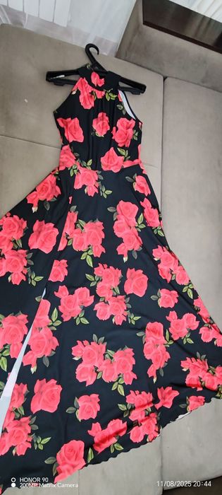 Продам платья. Каждую за 5000