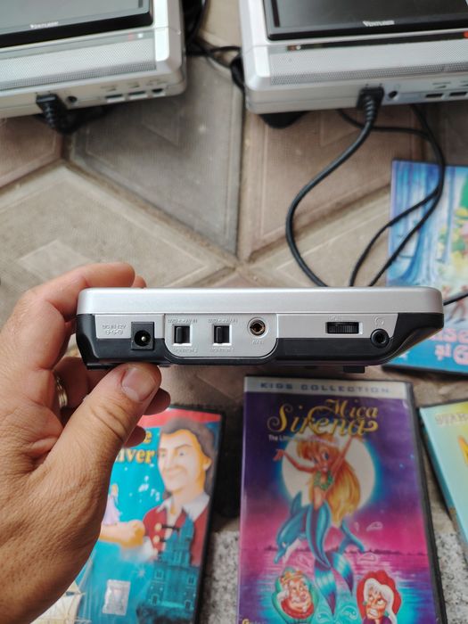 Dvd auto pentru tetiere