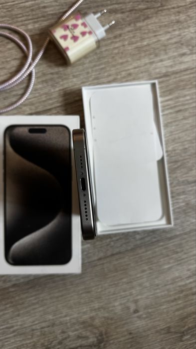 Продам Iphone 15 pro max 256gb