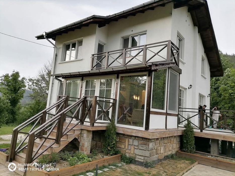 Стъпала, стълбище, парапет