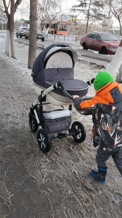 Продам коляску 3/1