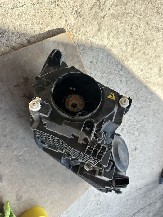 VW Tiguan ляв фар Bi-Xenon Оем