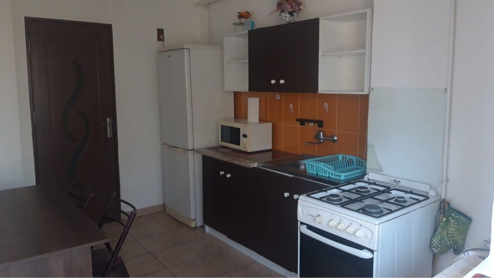 Inchiriez apartament 2 camere