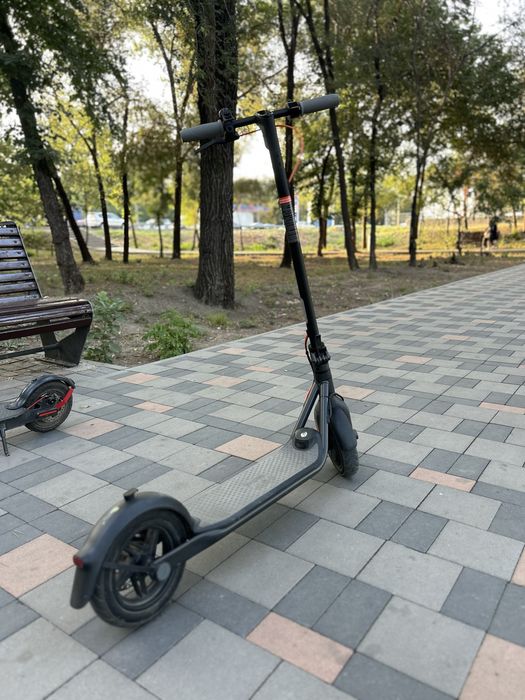 Продам электросамокат , Ninebot f30