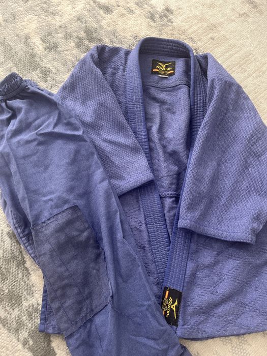 Продам кимоно с поясом