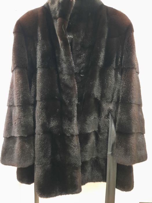 Продам норковую шубу