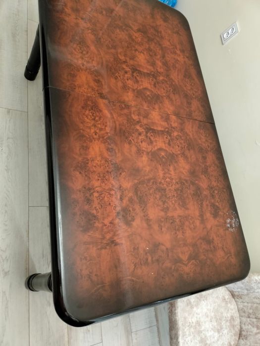 Стол в отличном состоянии