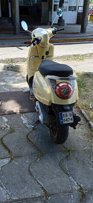 Продавам скутер Memory
