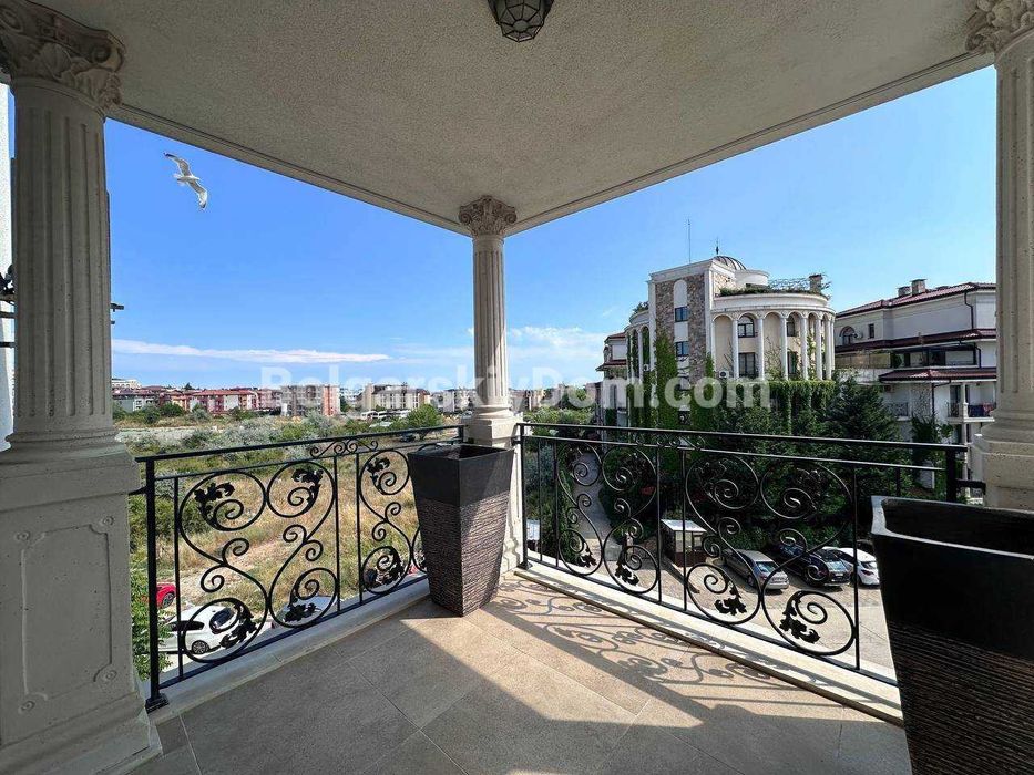 Продава се Тристаен апартамент в Несебър - 270 кв.м за 708 €/кв.м - Снимка #11