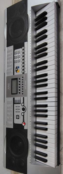 Синтезатор продается