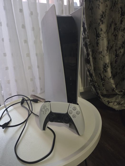 PS5 Digital Edition + ps5 controller